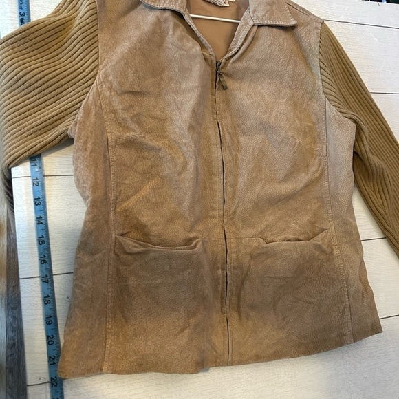 Vintage Women’s A.m.i. 100% Leather Brown Long Sleeve Jacket medium - Picture 4 of 5